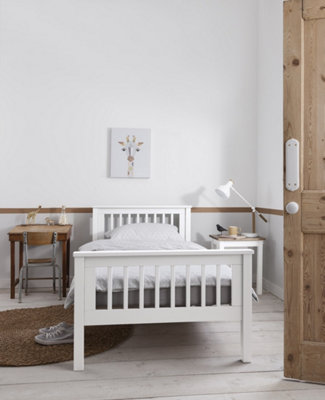 Noa & Nani Single Bed Frame with Olaf pull out Trundle in White Hampshire
