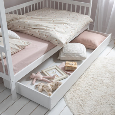 Noa & Nani Treehouse Single Day Bed with Olaf Trundle in Classic White ...