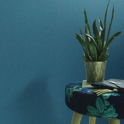 Nonwoven wallpaper plain dark blue - 10,05 x 0,53 m