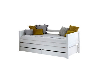 Nordic Daybed 1 With Flat White Gable Ends