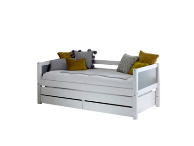 Nordic Daybed 1 With Grey Gable Ends