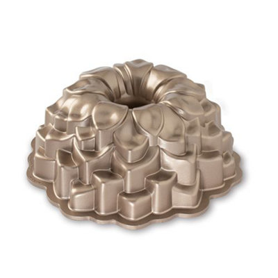 Nordic Ware 10 Cup Blossom Bundt Pan