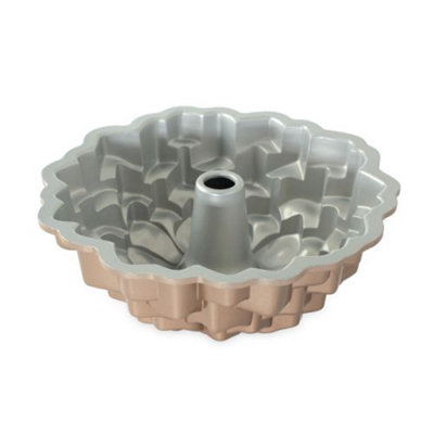 Nordic Ware Non-Stick Cast Aluminium Blossom BundtÂ® Cake Pan 202240 0076 Nordic Ware Nonstick Cast Aluminum Blossom Bundt Cake Pan Z