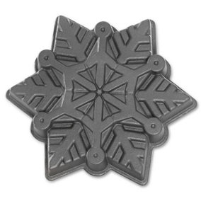 Nordic Ware Party Snowflake Pan