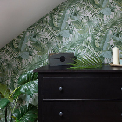 Nu Wallpaper Maui Green Self Adhesive Wallpaper 5.49m(L) 52.07cm(W)