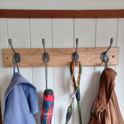 Oakcrafts - Handcrafted Solid Oak Coat Rack with Cast Iron Hooks and Oval Base Plate 900mm - 6 Hooks - 5