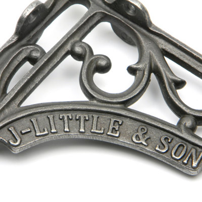 Oakcrafts - Pair of Antique Cast Iron J Little & Son Shelf Brackets - 155mm x 155mm - 3