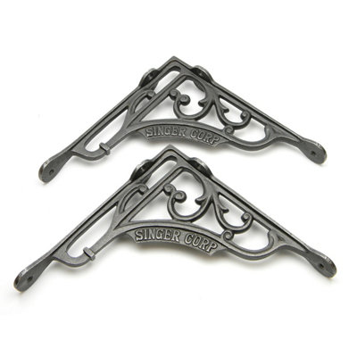 Oakcrafts - Pair of Antique Cast Iron Singer Corp Shelf Brackets - 200mm x 200mm