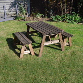 Oakham 4ft Picnic Table and Bench Set - L122 x W91 x H72 cm - Rustic Brown