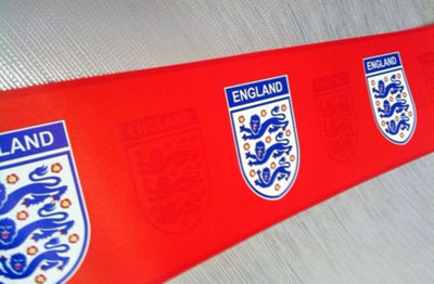 Official Licensed England Red Emblem Football Wallpaper Border