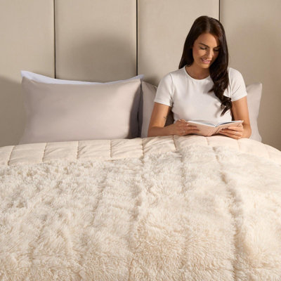 OHS Fluffy Faux Fur Weighted Blanket, Cream - 6kg