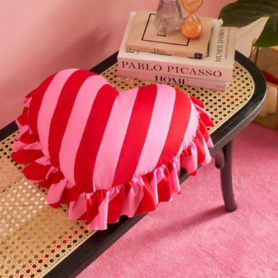 ohs-heart-shaped-frill-candy-