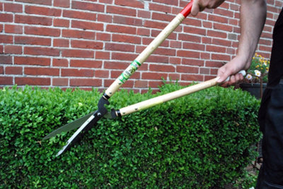 Okatsune 230 Hedge Shears Long Handled Long Blade