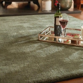 Olive Plain Modern Rug Easy to clean Living Room and Bedroom-120cm X 170cm