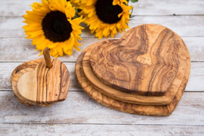 Olive Wood Natural Grained Rustic Kitchen Dining Handmade Heart Shaped Boards (L) 18cm