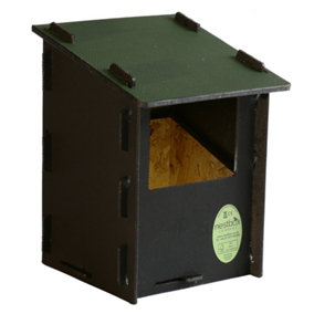 Open Fronted Eco Robin Nest Box with Recycled Plastic Outer Shell and Wooden Internal Nesting Chamber