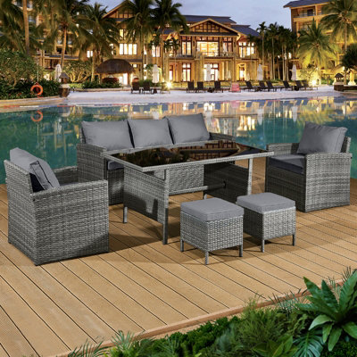 Wicker lounge store dining set