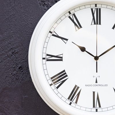 Outdoor Garden Clock Antique White Perfect Time Radio Controlled 38cm