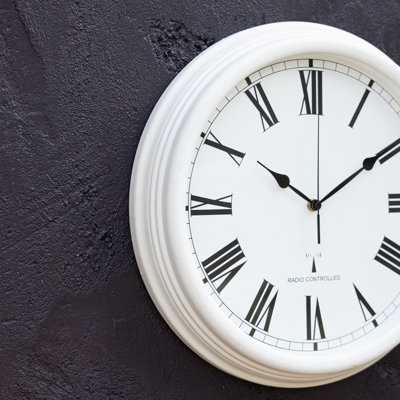 Outdoor Garden Clock Antique White Perfect Time Radio Controlled 38cm