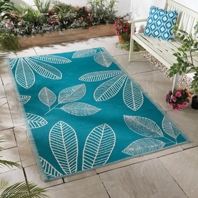 Outdoor Rug in Teal with Leaf Print Pattern, Mould-Resistant Area Rug Made from Recycled Polypropylene, All-Weather Design