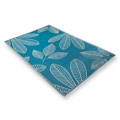 Outdoor Rug in Teal with Leaf Print Pattern, Mould-Resistant Area Rug Made from Recycled Polypropylene, All-Weather Design