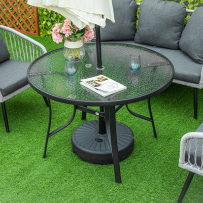 Round plastic folding table deals with umbrella hole