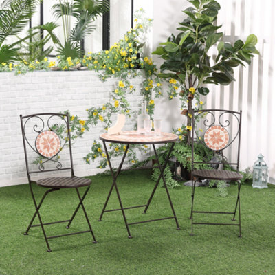 Outdoor tile table store and chairs