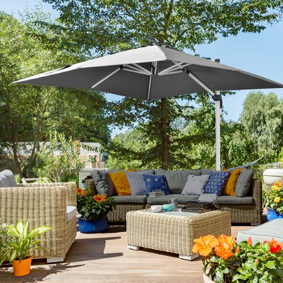 Outsunny 3 x 3(m) Cantilever Roma Parasol, Square Garden Umbrella with  Cross Base, Tilt, 360 Rotation and Aluminium Frame, Grey | DIY at Bu0026Q