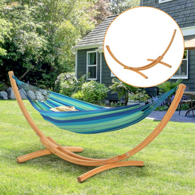 Double hammock outlet with wooden stand