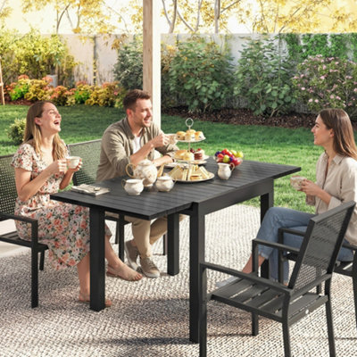 Outsunny Aluminium Extending Garden Table with Faux Wood Slatted