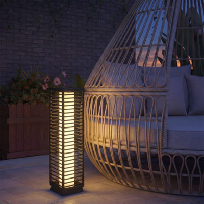 Outsunny Garden Rattan Lamp, 68 cm Solar Rattan Floor Lamp with Auto On/Off