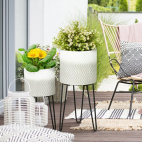 Outsunny Metal Plant Stand Set of 2 with Legs, Decorative Round Planters with Stands Flower Pot Holders for Living Room, Bedroom