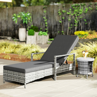 Outsunny Patio Dual Rattan Wicker Sun Lounger with 4-Level Adjustable Headrest - 7
