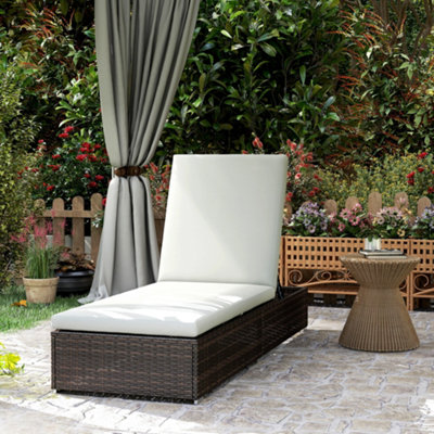 Outsunny Patio Rattan Chaise Lounge Garden Pool Wicker Sun Lounger Adjustable