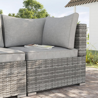 Outsunny Rattan Corner Sofa Garden Furniture Single Chair with Cushion