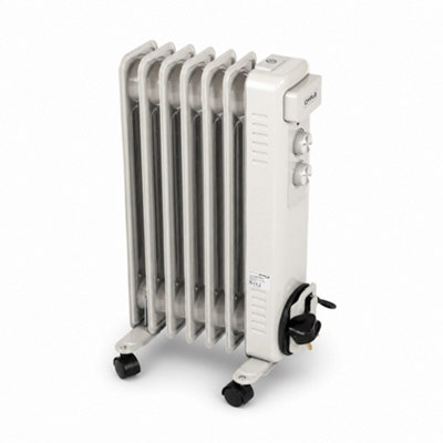 Oypla Electrical 1500W 7 Fin Portable Oil Filled Radiator Electric Heater |  DIY at Bu0026Q