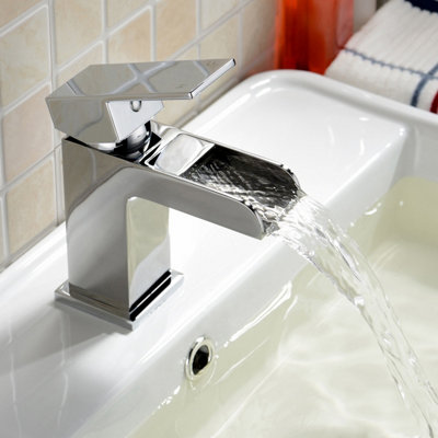 Ozone Modern Chrome Waterfall Set Of Bath Mixer Tap With Pencil Handset And Basin Mixer Tap + Waste - 3