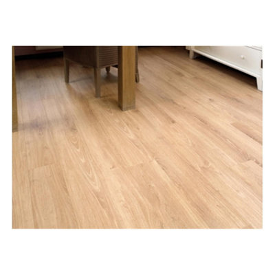 Pack of 15 (Total 15 Units) 8mm Thick Rustic Oak Laminate Flooring - 1261mm (L) x 192mm (W) - 32.43m2 Coverage