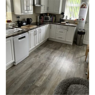 PACK OF 20 (Total 20 Units) - Brown Oak 8mm Thick Laminate Flooring (44.4m2 Coverage) - 3