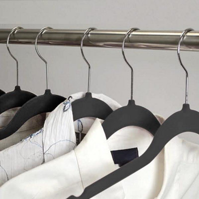 Pack of 40 Velvet Thin Non Slip Clothes Hangers with Tie Bar & Swivel Hooks Organiser For Coat Suit Trousers Hanger Black