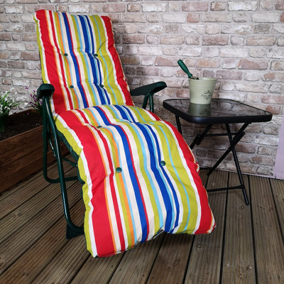 https://media.diy.com/is/image/KingfisherDigital/padded-outdoor-garden-patio-recliner-sun-lounger-garden-fete~5060907220203_01c_MP?$MOB_PREV$&$width=618&$height=618