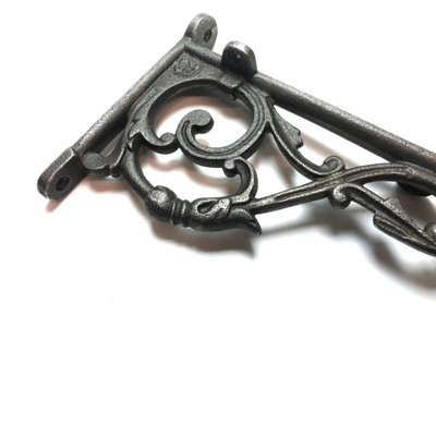 Pair of Antique Cast Iron Decorative Lipped Shelf Brackets - 105mm x 160mm