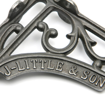 Pair of Antique Cast Iron J Little & Son Shelf Brackets - 155mm x 155mm