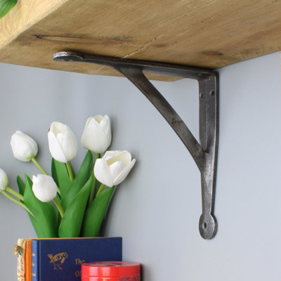 Pair of Gallows Shelf Brackets Antique Cast Iron (7" x 7")