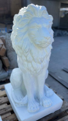 Pair of White Large Proud Sitting Lions