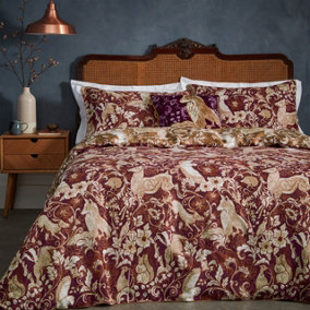 Paoletti Harewood Super King Duvet Cover Set, Cotton, Ruby