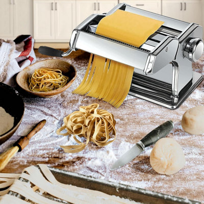 Pasta Maker - Durable and Versatile Machine for Homemade Pasta