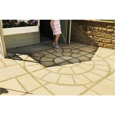 Patio Circle Kit 'The Gawsworth' Barley 1.8m Diameter