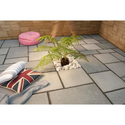 Paving Patio Patio Kit 'The Capesthorne' Cumbrian Slate (2.4m x2.4m)