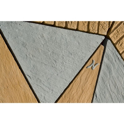 Paving Patio Star Kit 'The Capesthorne' Cumbrian Slate/Barley (2.4m x2.4m)